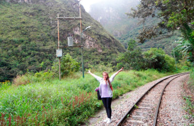 Recorrido Machu Picchu by Car, explorando la selva alta de Machu Picchu desde Cusco. Incluye transporte y hospedaje.
